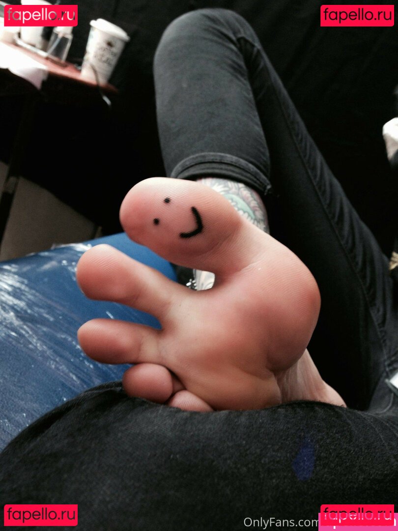 GraceNeutral Onlyfans Photo Gallery 