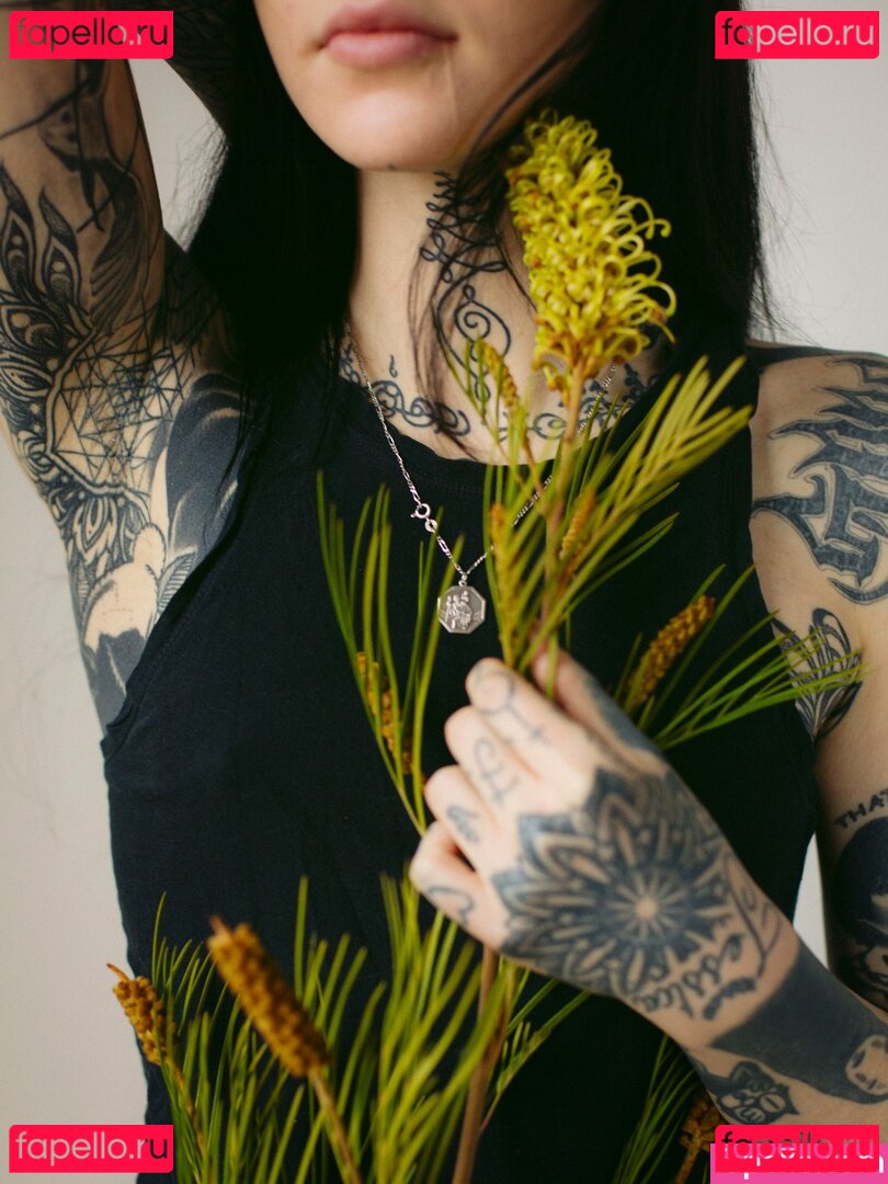 GraceNeutral Onlyfans Photo Gallery 