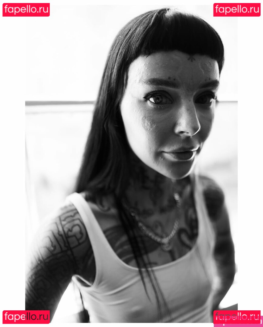 GraceNeutral Onlyfans Photo Gallery 