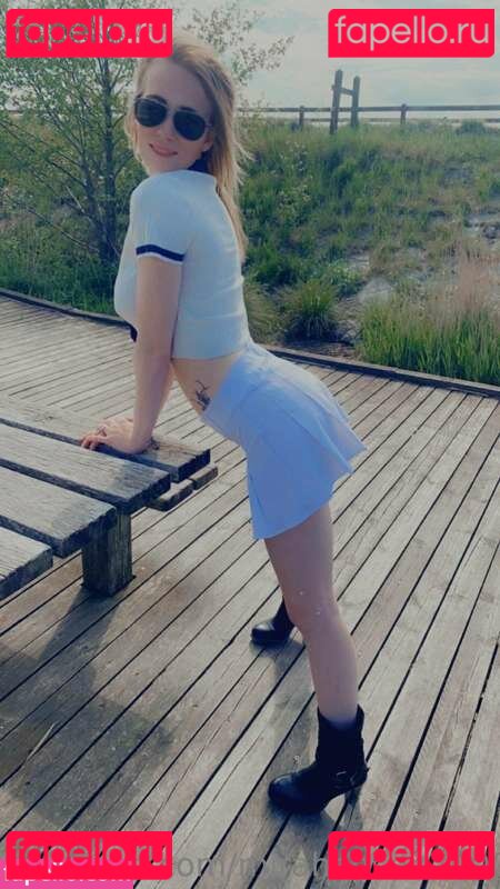 Mira Hansen / mirahansen2000 Onlyfans Photo Gallery 