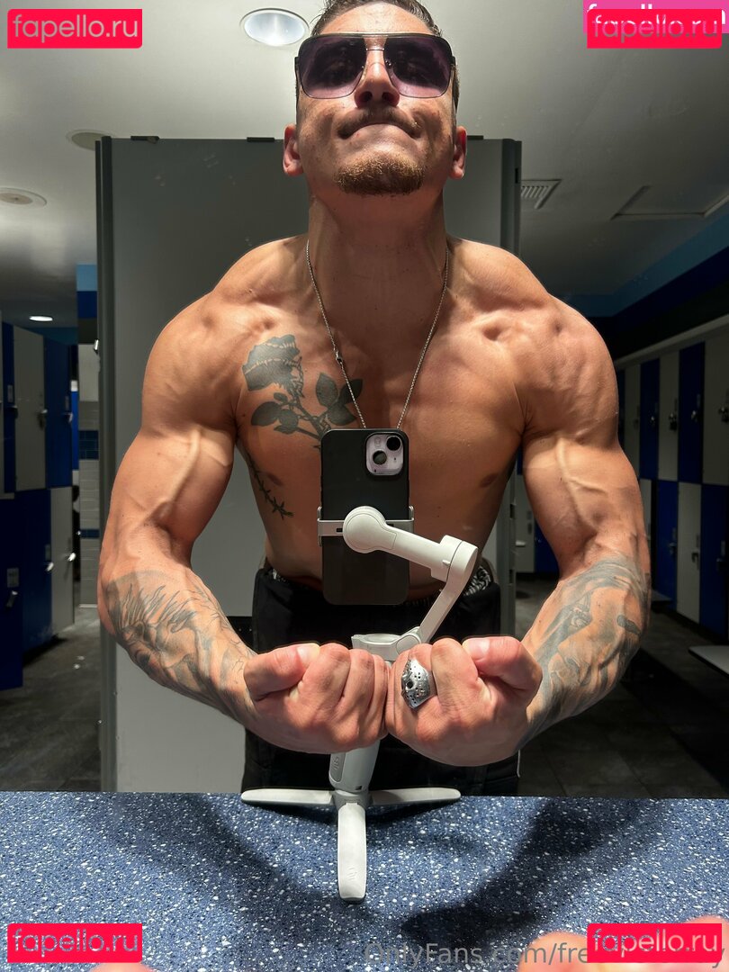 freevictorray / victorray Onlyfans Photo Gallery 