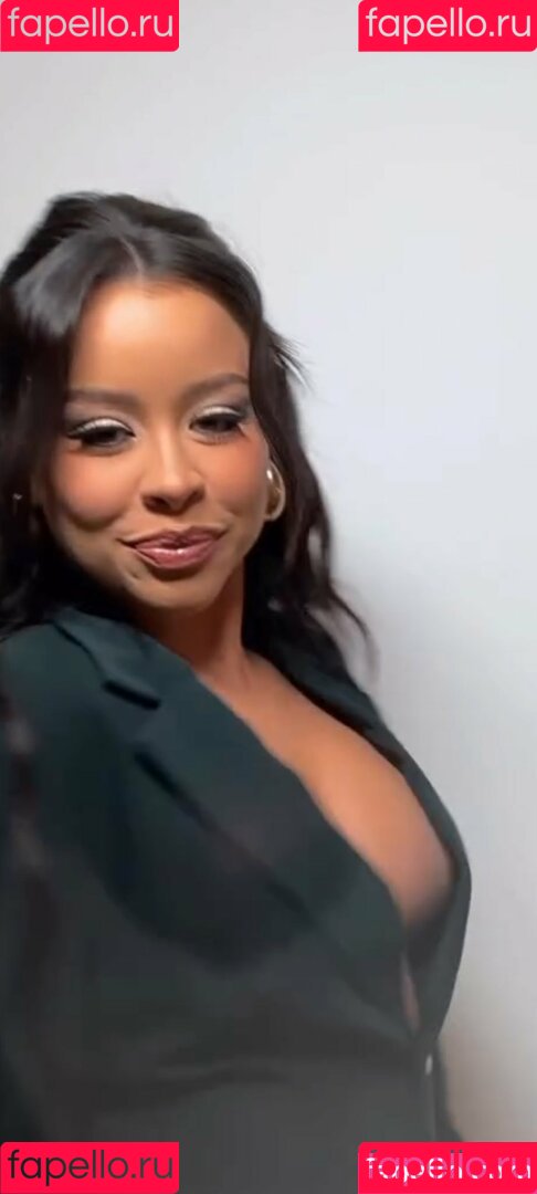 Cierra Ramirez Onlyfans Photo Gallery 