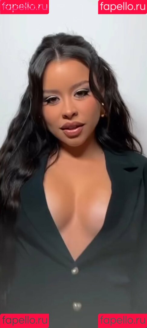 Cierra Ramirez Onlyfans Photo Gallery 