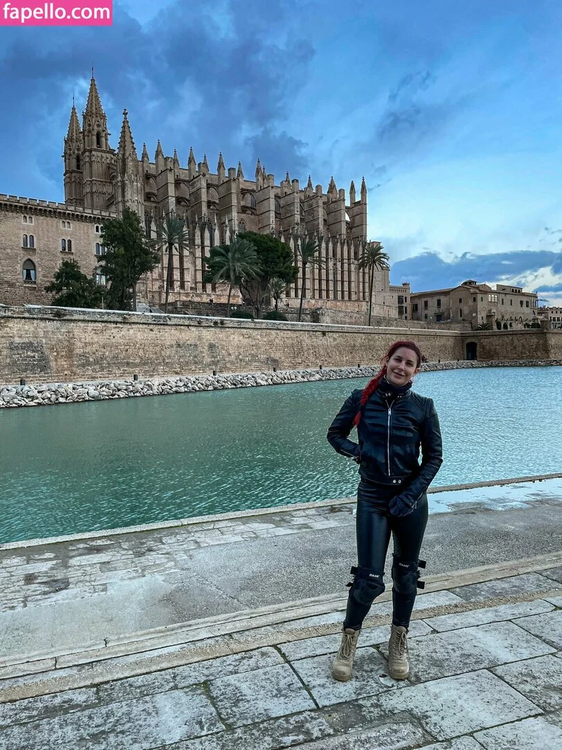 larraphoenix Onlyfans Photo Gallery 