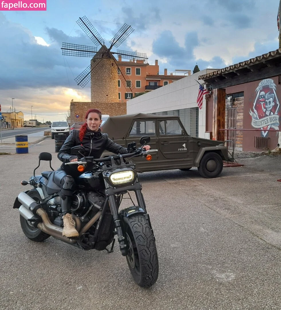 larraphoenix Onlyfans Photo Gallery 