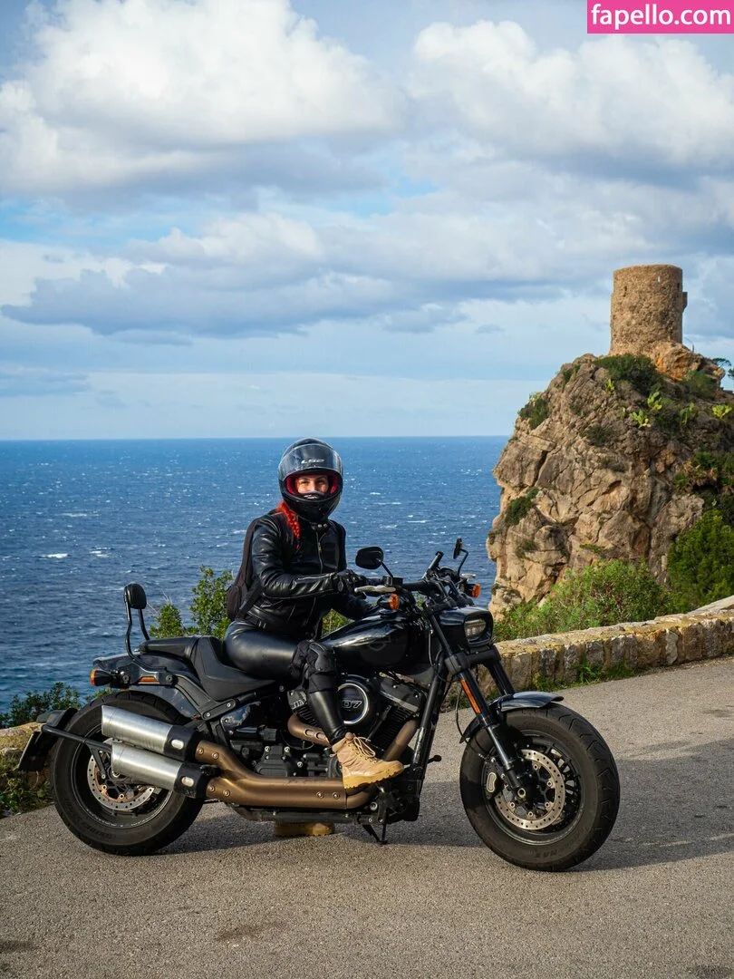 larraphoenix Onlyfans Photo Gallery 