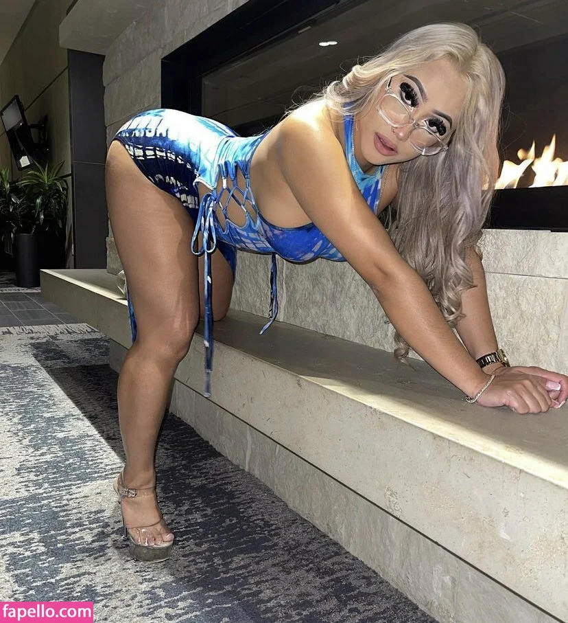 Beamer Babe Onlyfans Photo Gallery 