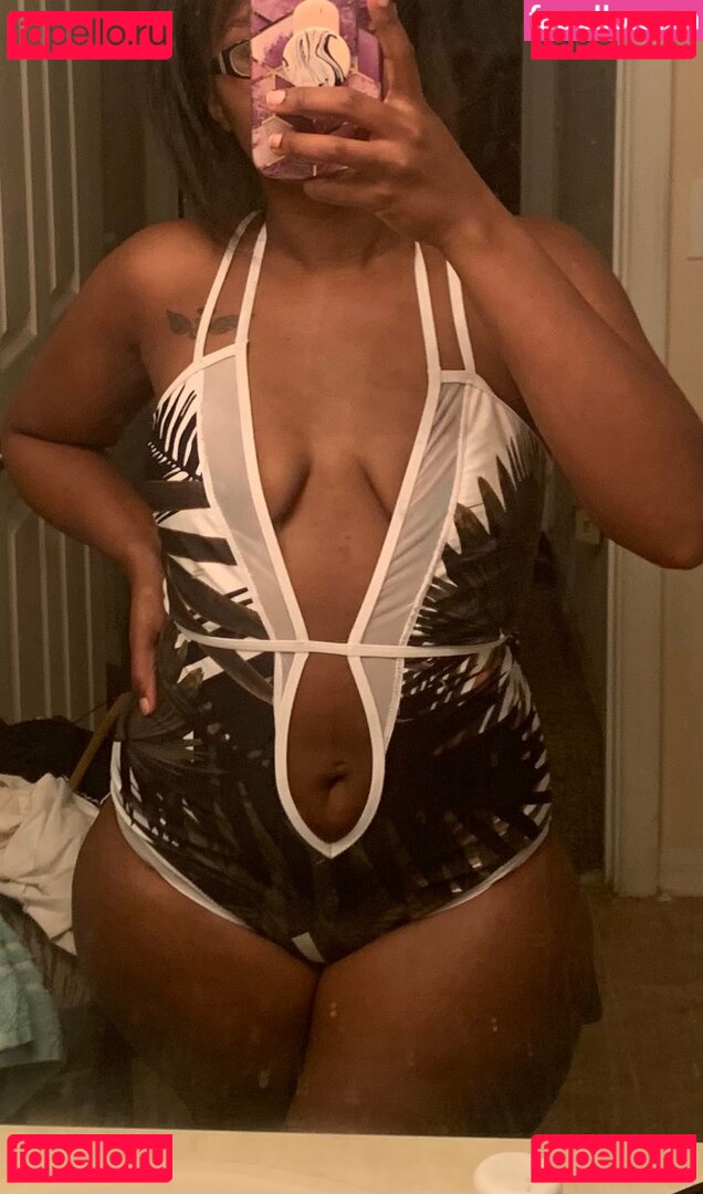 Tayna H / bellefamncreole_ / famncreole Onlyfans Photo Gallery 
