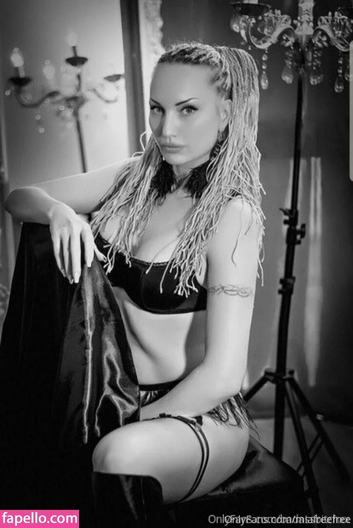 miafreefree Onlyfans Photo Gallery 