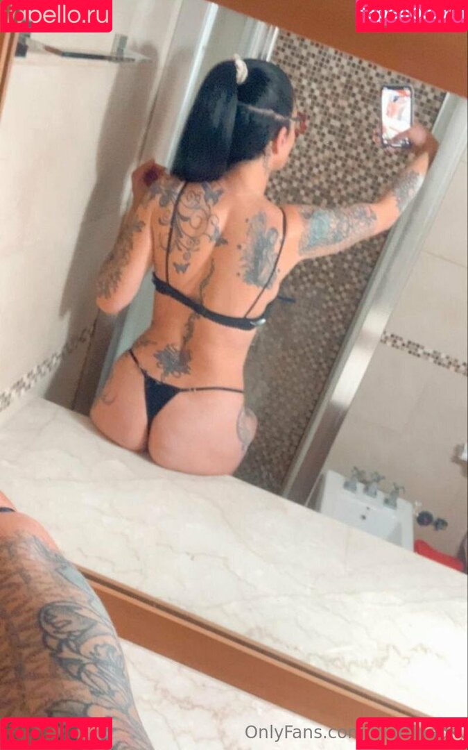 martinaoff Onlyfans Photo Gallery 