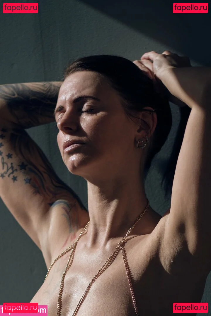 mellla89 Onlyfans Photo Gallery 