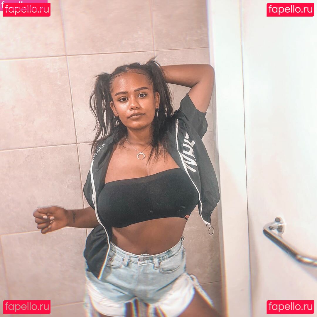 JustNati / _justnati_ Onlyfans Photo Gallery 