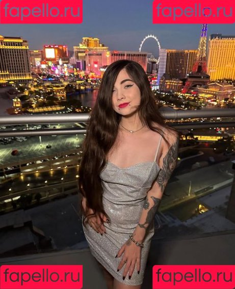 Nicole Diretora Onlyfans Photo Gallery 