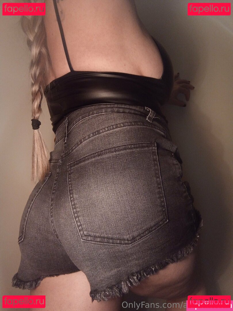 aglasha072 Onlyfans Photo Gallery 