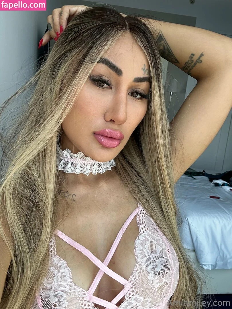 Amia Miley Onlyfans Photo Gallery 