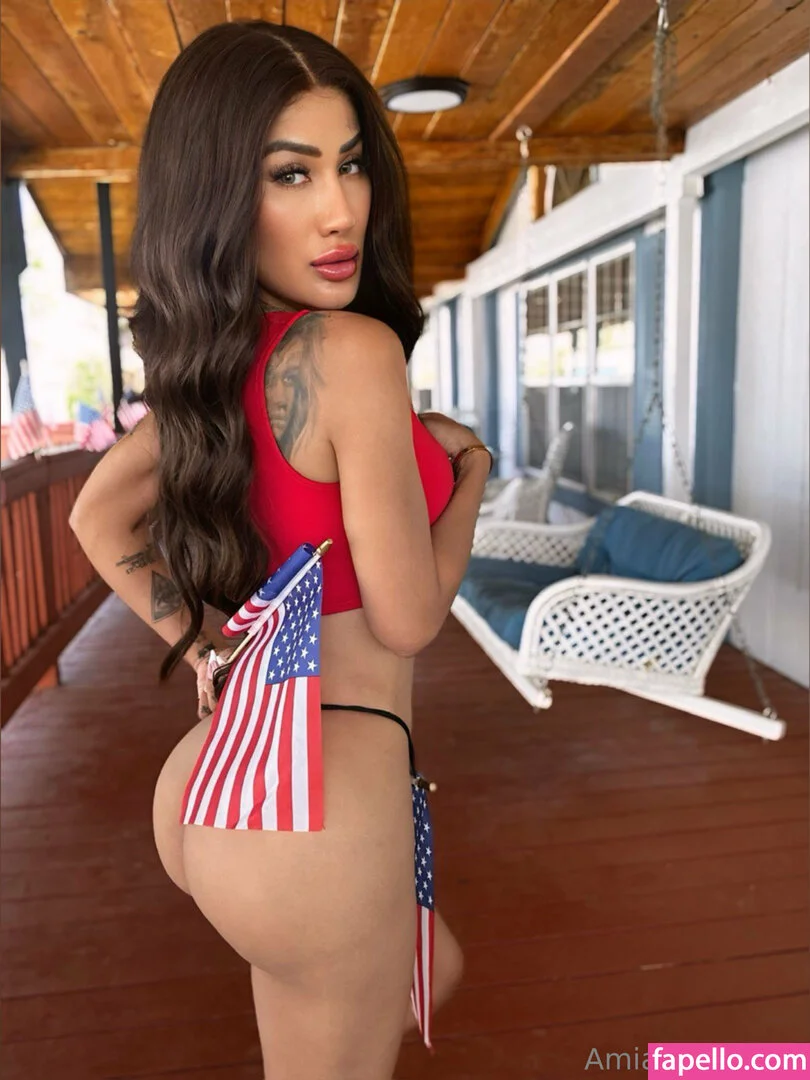 Amia Miley Onlyfans Photo Gallery 