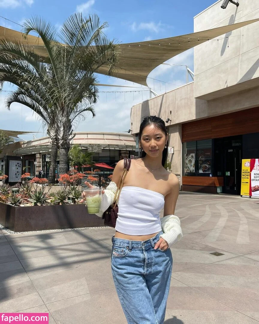 thuvnn Onlyfans Photo Gallery 