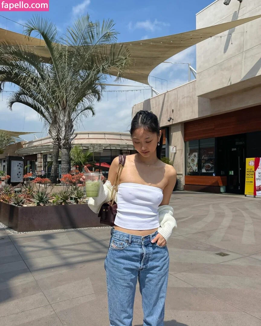 thuvnn Onlyfans Photo Gallery 