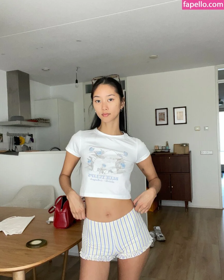 thuvnn Onlyfans Photo Gallery 