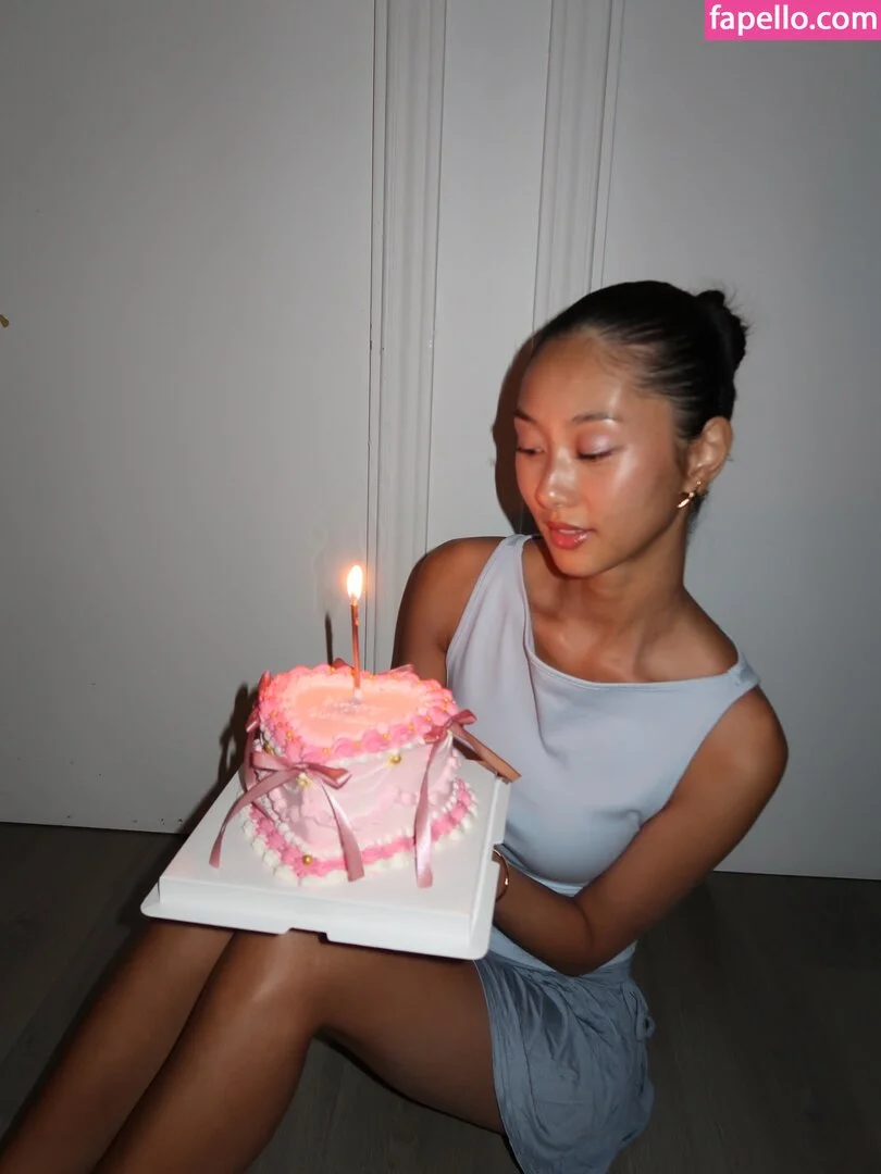 thuvnn Onlyfans Photo Gallery 