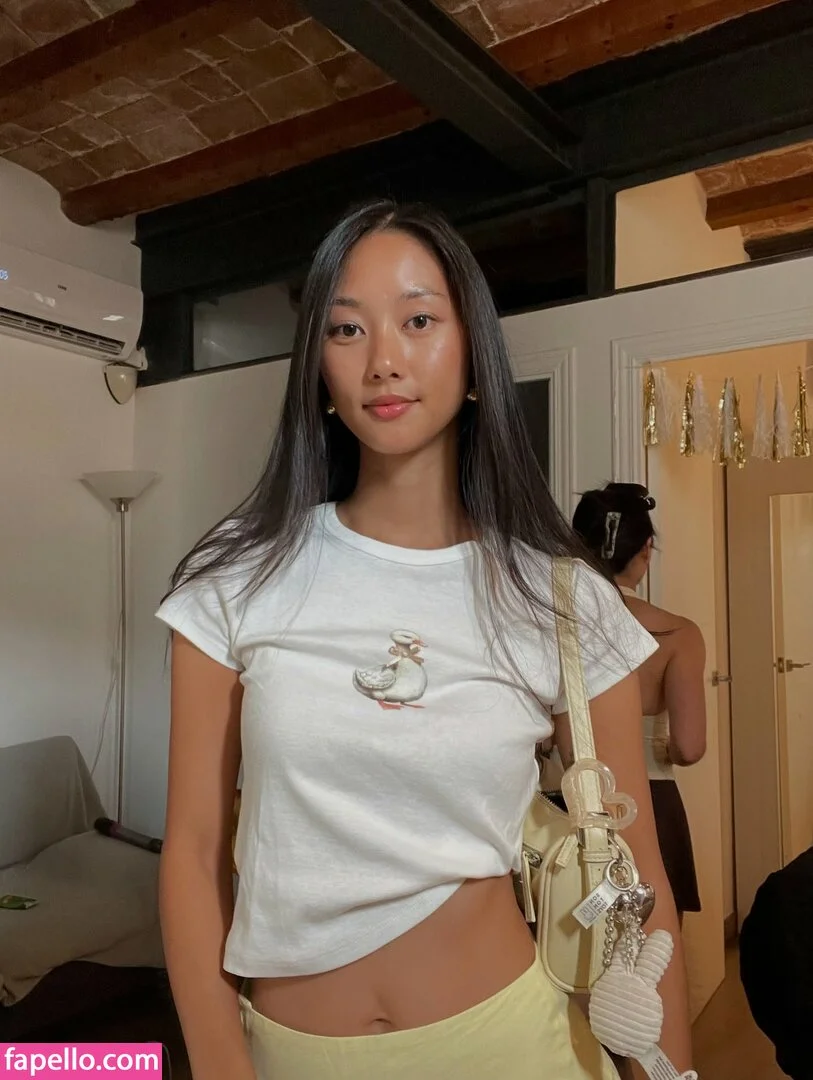 thuvnn Onlyfans Photo Gallery 