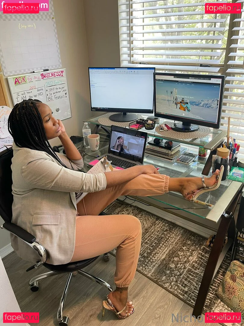 nichole.sole Onlyfans Photo Gallery 