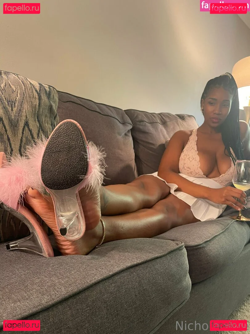 nichole.sole Onlyfans Photo Gallery 