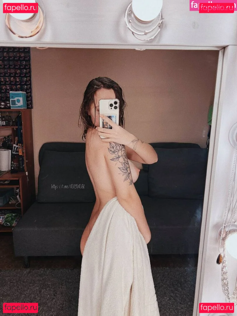 Veryweak Onlyfans Photo Gallery 