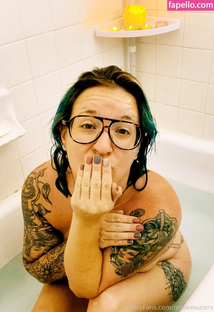 molleewaters Onlyfans Photo Gallery 