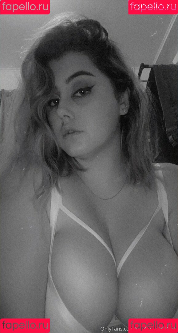 b1gboob13b1tch Onlyfans Photo Gallery 