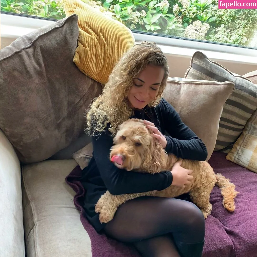 Echolikesyoga Onlyfans Photo Gallery 