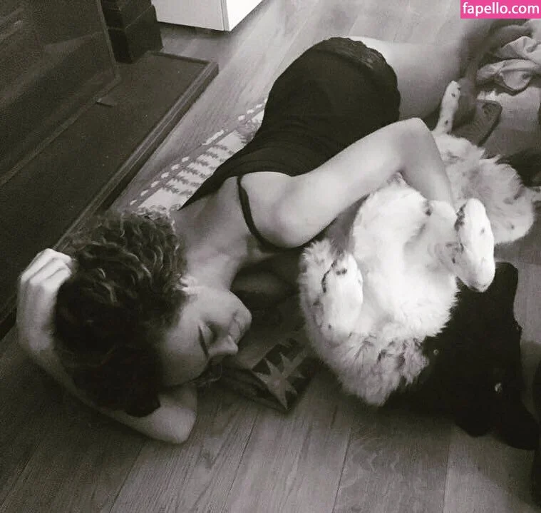 Echolikesyoga Onlyfans Photo Gallery 