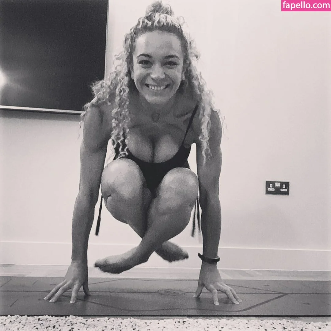 Echolikesyoga Onlyfans Photo Gallery 