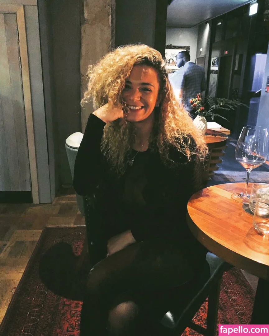 Echolikesyoga Onlyfans Photo Gallery 