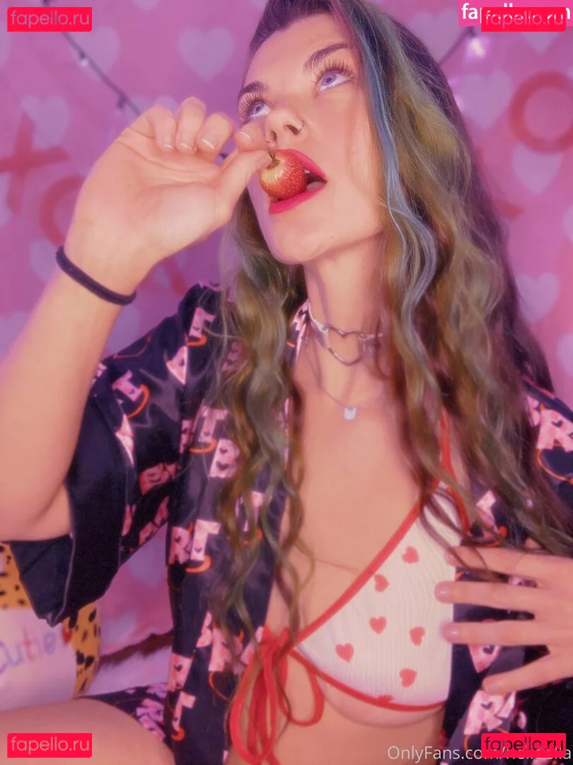 helloella Onlyfans Photo Gallery 