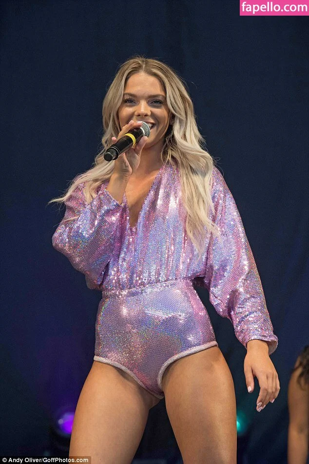 Louisa Johnson Onlyfans Photo Gallery 