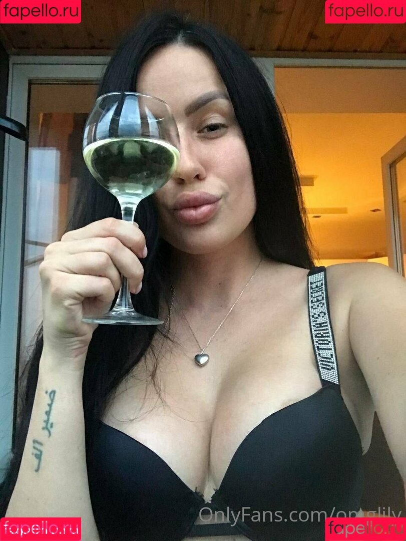 Onacasella Onlyfans Photo Gallery 