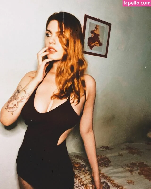 Foxy Bellyne Onlyfans Photo Gallery 