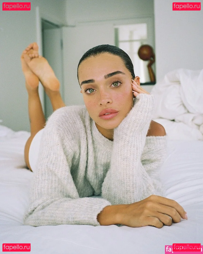 monaazar Onlyfans Photo Gallery 