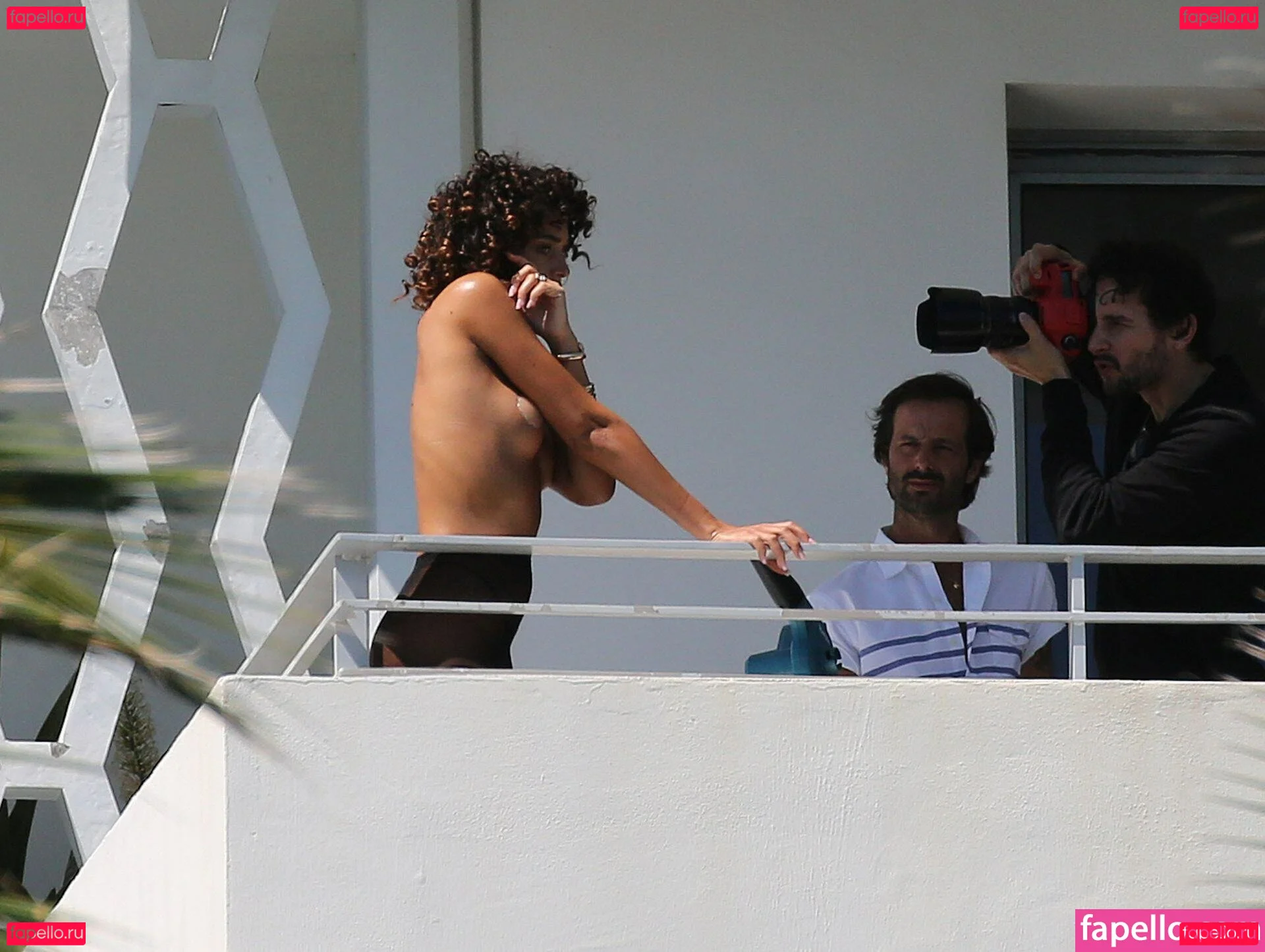 monaazar Onlyfans Photo Gallery 