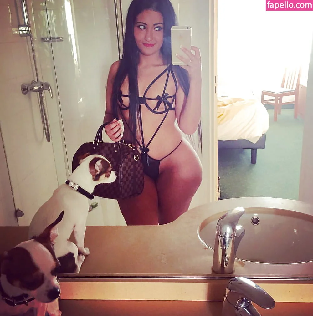 karmmah Onlyfans Photo Gallery 