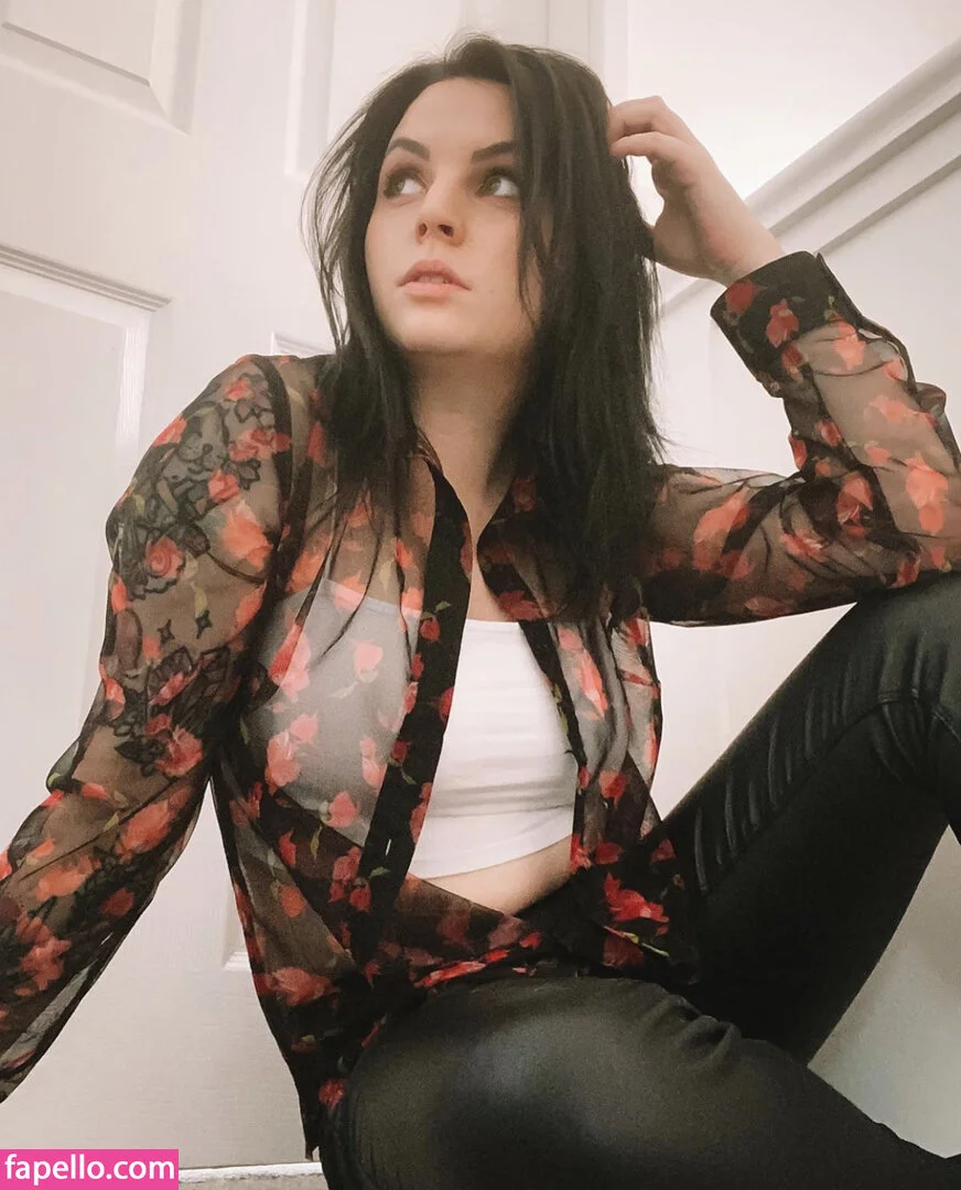 Emma Blackery Onlyfans Photo Gallery 