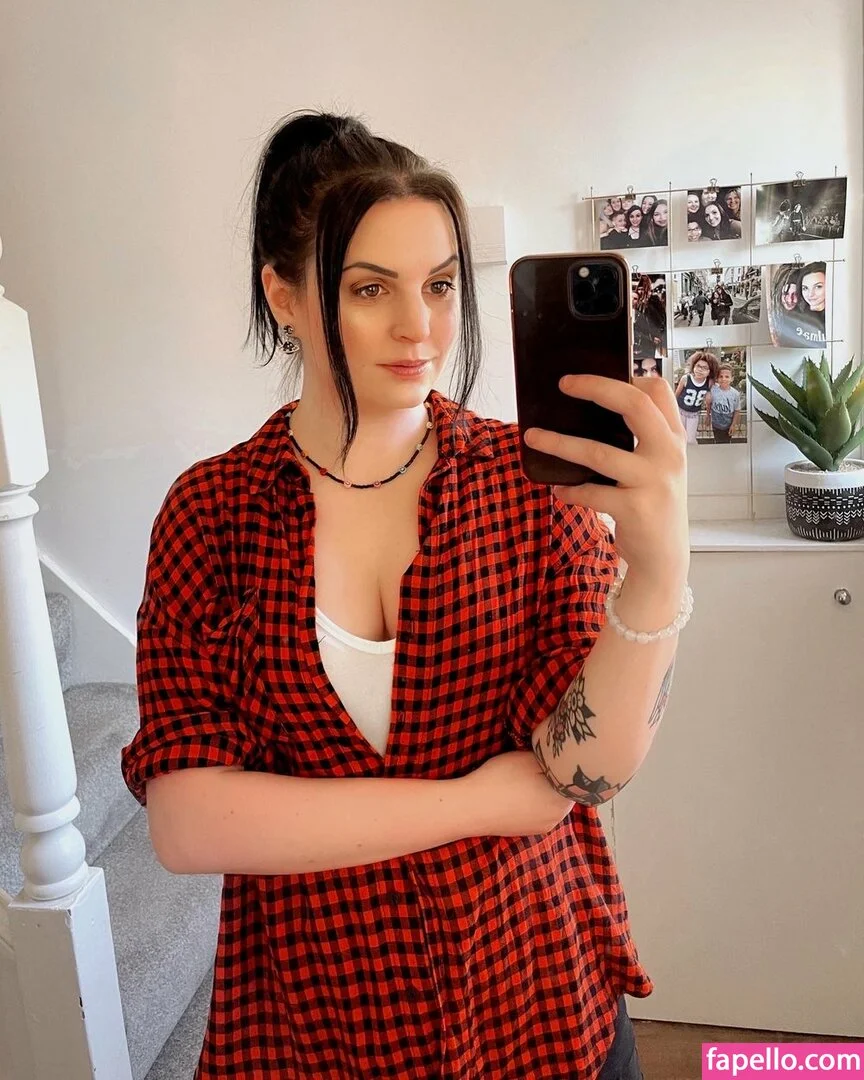 Emma Blackery Onlyfans Photo Gallery 