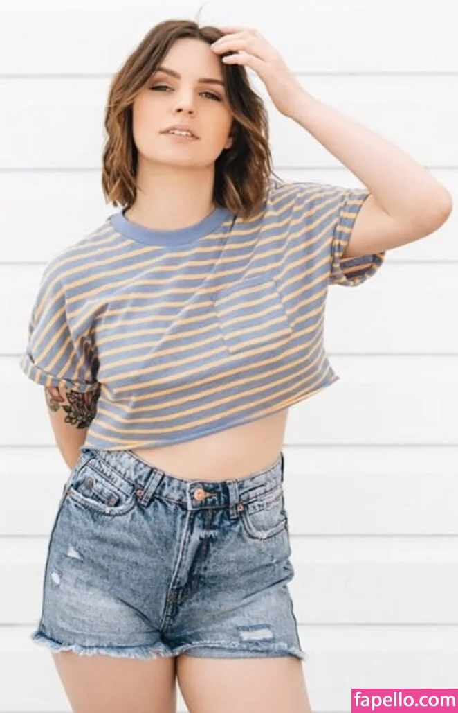 Emma Blackery Onlyfans Photo Gallery 