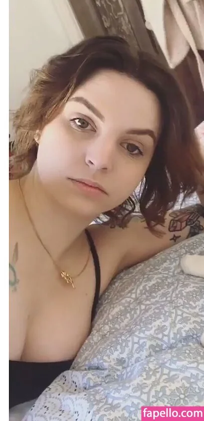 Emma Blackery Onlyfans Photo Gallery 
