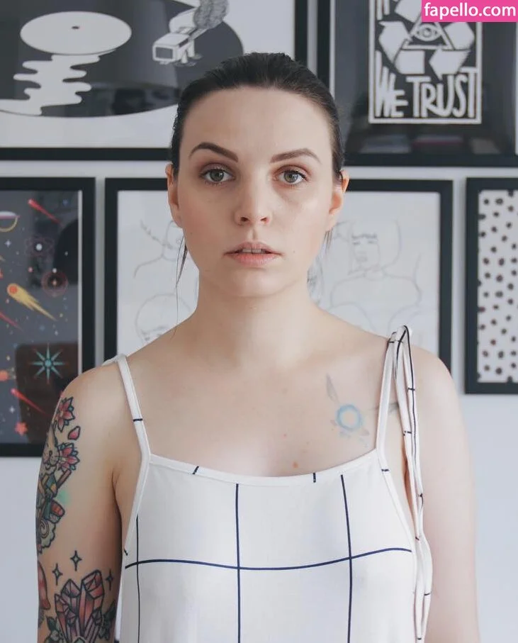 Emma Blackery Onlyfans Photo Gallery 