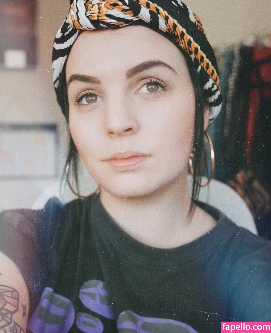 Emma Blackery Onlyfans Photo Gallery 