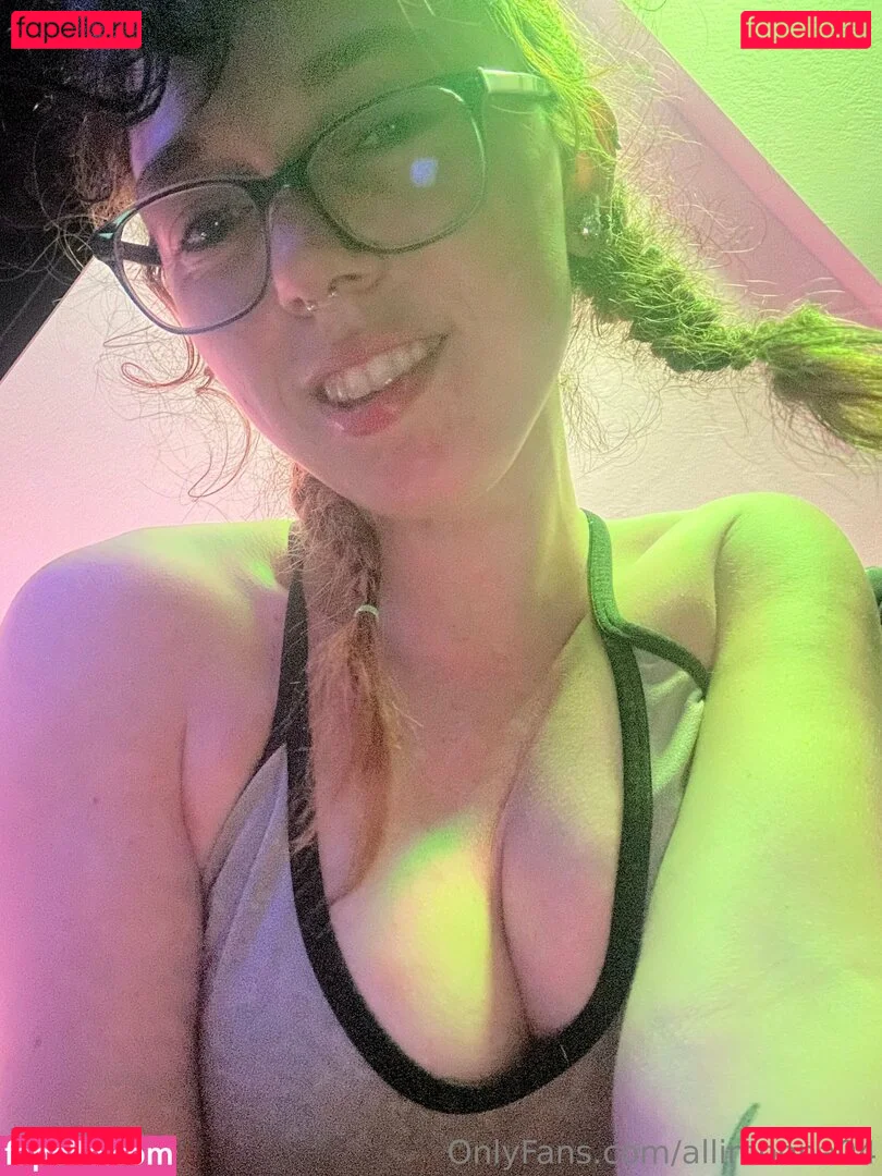 allimoona04 Onlyfans Photo Gallery 