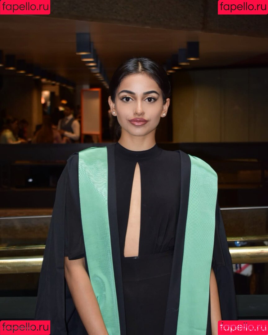 Banita Sandhu Onlyfans Photo Gallery 