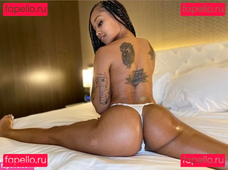 YooItsChill Onlyfans Photo Gallery 